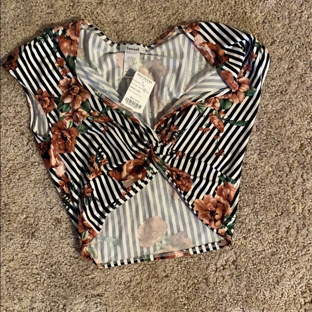 Women’s floral striped crop top medium